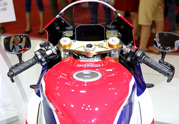 Siêu mô tô giá 5,5 tỉ đồng gây 'bão' tại Vietnam Motorcycle Show ảnh 5