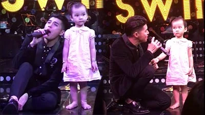 Video: Em bé "đứng hình" khi nghe Noo Phước Thịnh hát Video: Em bé "đứng hình" khi nghe Noo Phước Thịnh hát