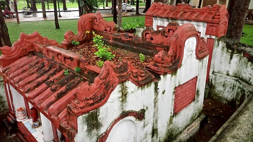 Kỳ bí khu mộ cổ hơn trăm năm trong Công viên Tao Đàn ảnh 9