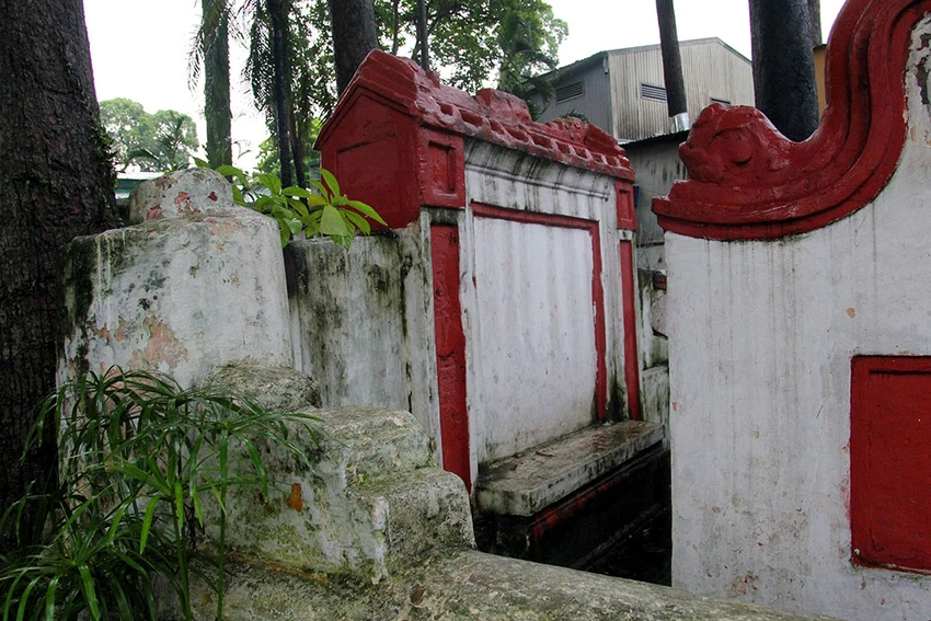 Kỳ bí khu mộ cổ hơn trăm năm trong Công viên Tao Đàn ảnh 10