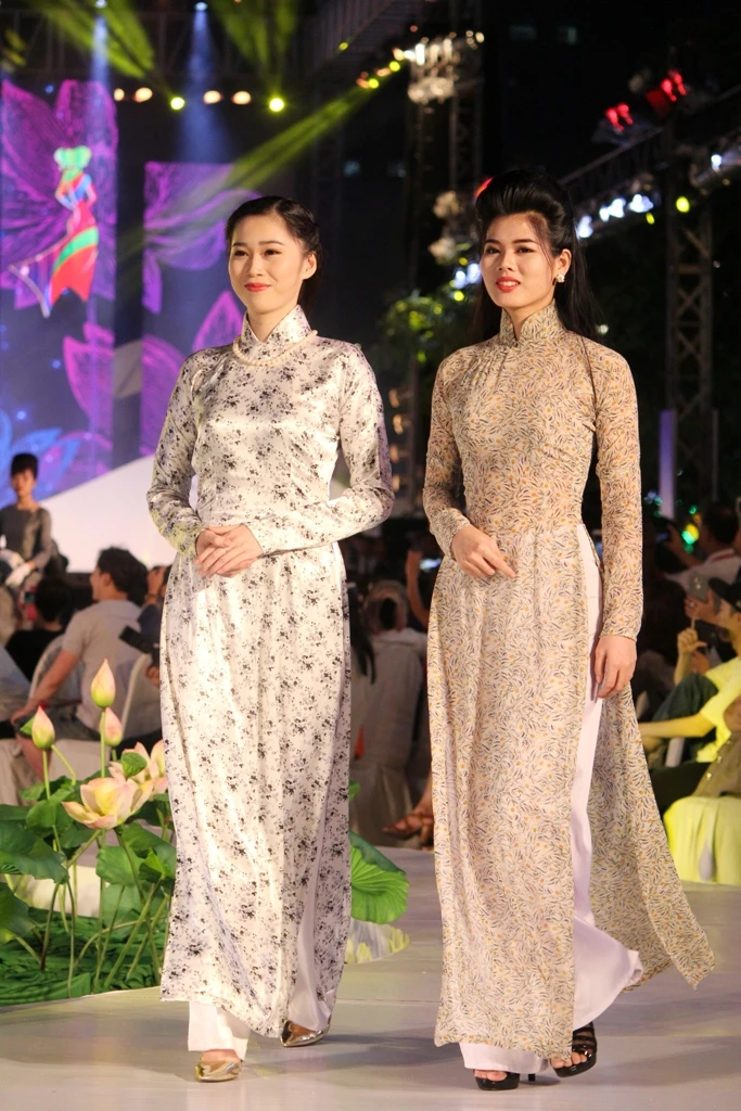 Ngắm nữ sinh Marie Cuire trong tà áo dài của Sỹ Hoàng ảnh 6 Ngắm nữ sinh Marie Cuire trong tà áo dài của Sỹ Hoàng ảnh 6