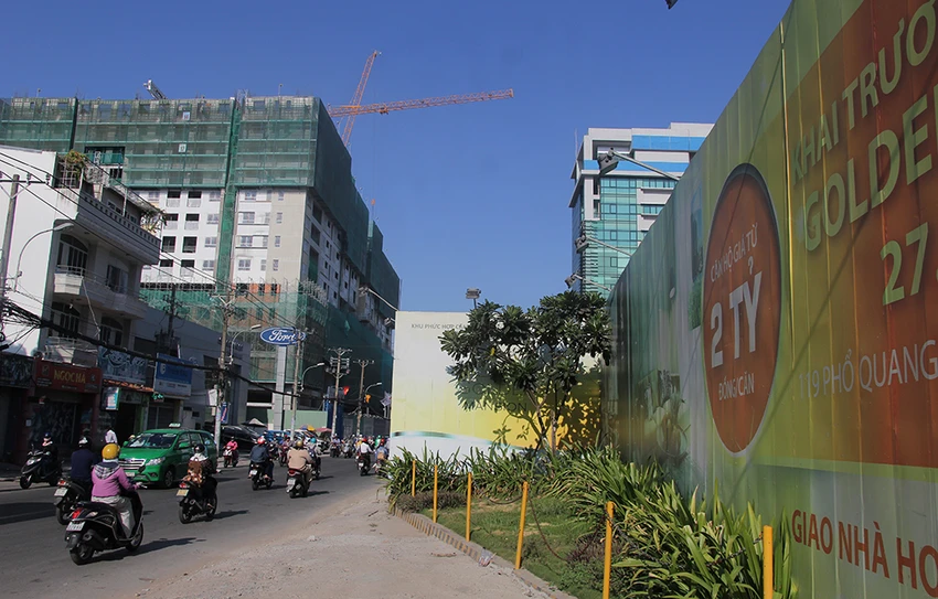 2 km đường thường kẹt xe 'gánh' gần chục cao ốc ảnh 6 2 km đường thường kẹt xe 'gánh' gần chục cao ốc ảnh 6