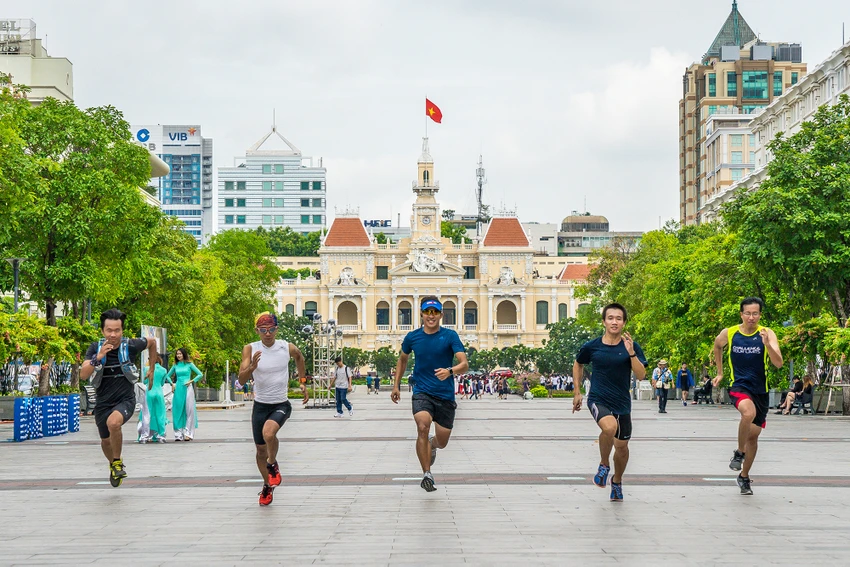 Hàng ngàn người tham gia giải marathon quốc tế TP.HCM ảnh 2 Hàng ngàn người tham gia giải marathon quốc tế TP.HCM ảnh 2