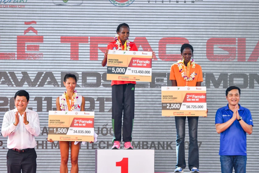 Những hình ảnh ấn tượng ở giải Marathon Quốc tế TP.HCM ảnh 13 Những hình ảnh ấn tượng ở giải Marathon Quốc tế TP.HCM ảnh 13
