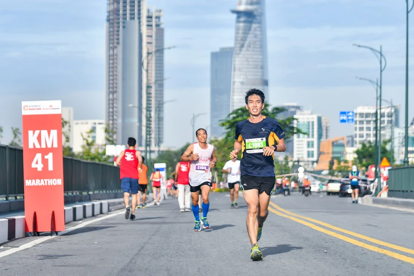 Những hình ảnh ấn tượng ở giải Marathon Quốc tế TP.HCM ảnh 8 Những hình ảnh ấn tượng ở giải Marathon Quốc tế TP.HCM ảnh 8