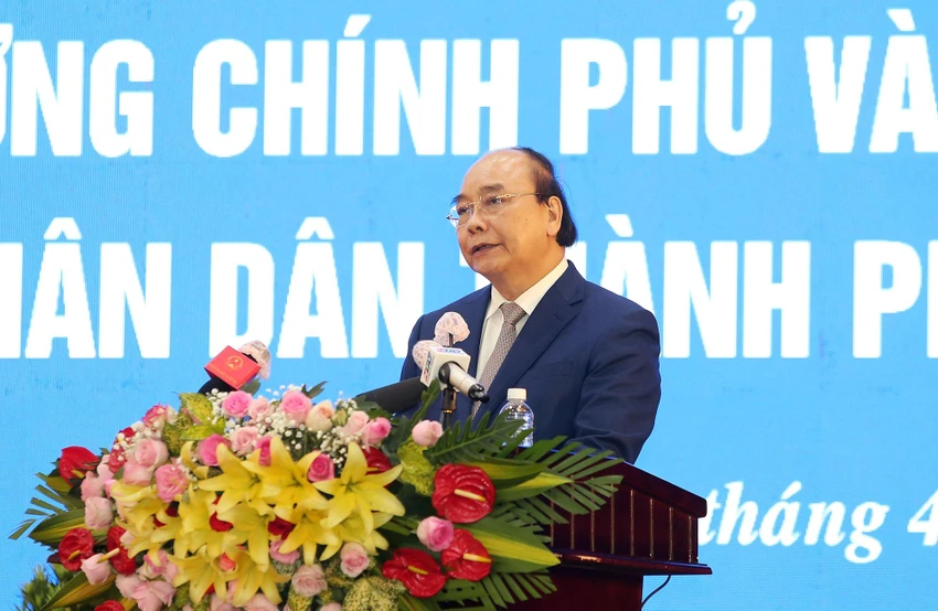 Chủ tịch nước Nguyễn Xuân Phúc phát biểu tại buổi lễ trao các quyết định khen thưởng cho cá nhân và tập thể ở huyện Củ Chi.