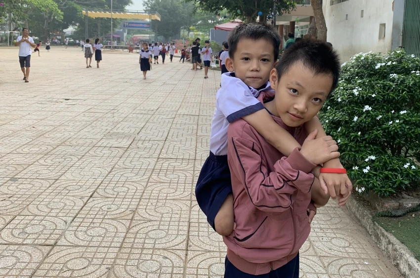 cậu bé Nhân