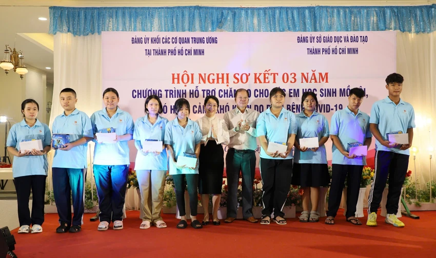 hỗ trợ các em
