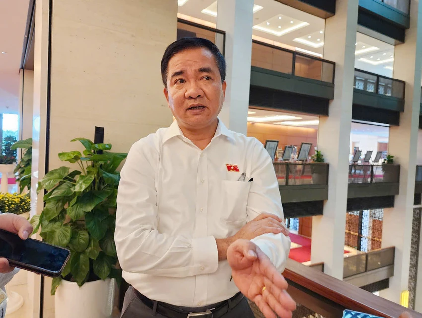 Nguyễn Thúc Thùy Tiên