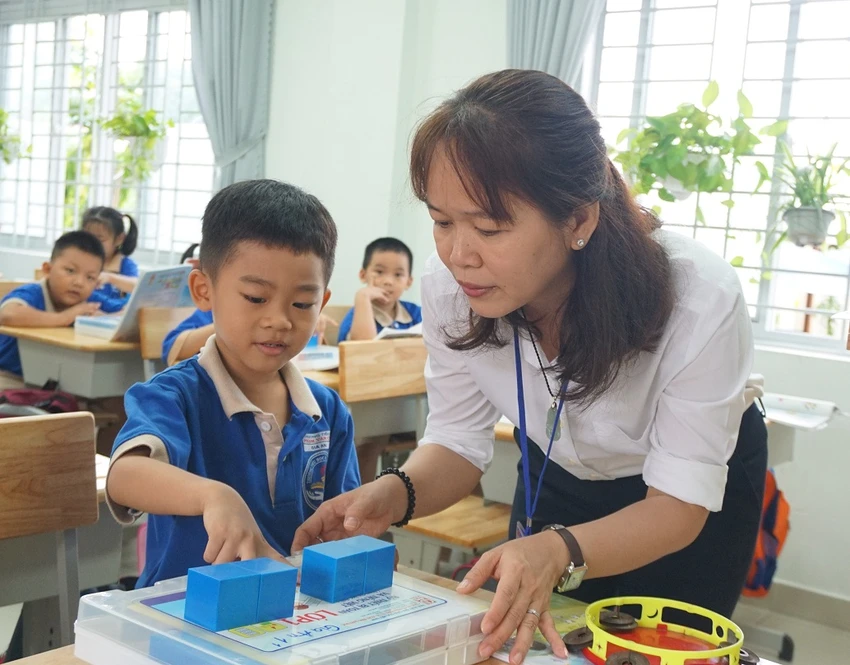 Sở GD&ĐT TP.HCM: Không ép buộc, vận động mua sách tham khảo ảnh 2