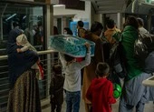 Mỹ muốn tiếp tục chiến dịch di tản ở Afghanistan sau 31-8, Taliban nói 'Không!'