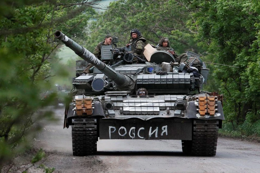 Quân Nga ở tỉnh Donetsk miền đông Ukraine. Ảnh: REUTERS Quân Nga ở tỉnh Donetsk miền đông Ukraine. Ảnh: REUTERS