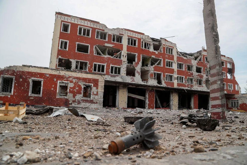 Các tên lửa đã phá hủy nhiều công trình ở tỉnh Donetsk. Ảnh: REUTERS Các tên lửa đã phá hủy nhiều công trình ở tỉnh Donetsk. Ảnh: REUTERS