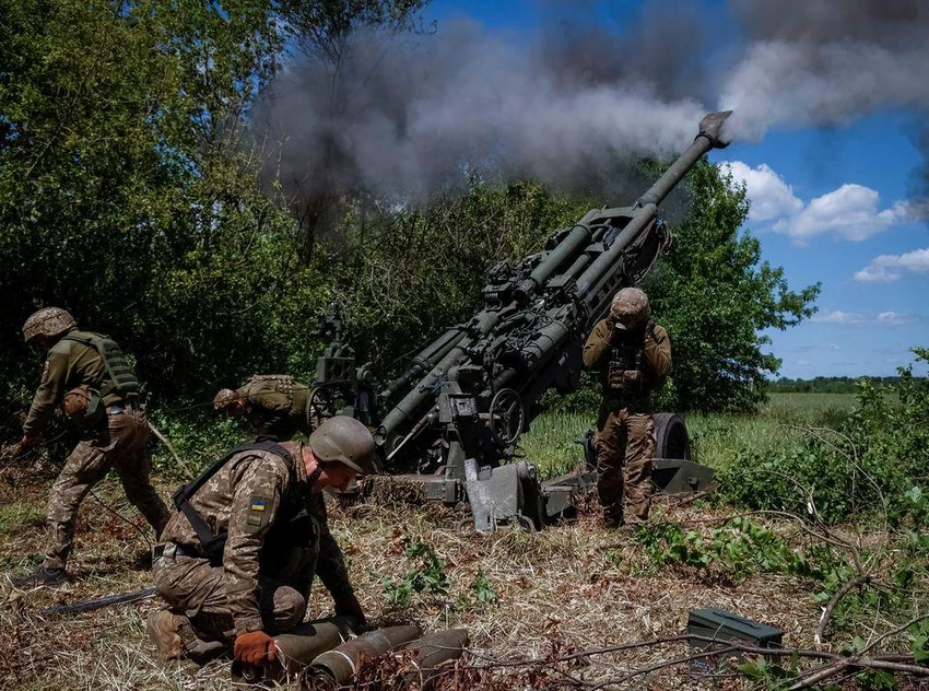 Quân đội Ukraine đang chiến đấu ở tỉnh Donestk, miền đông Ukraine. Ảnh: REUTERS