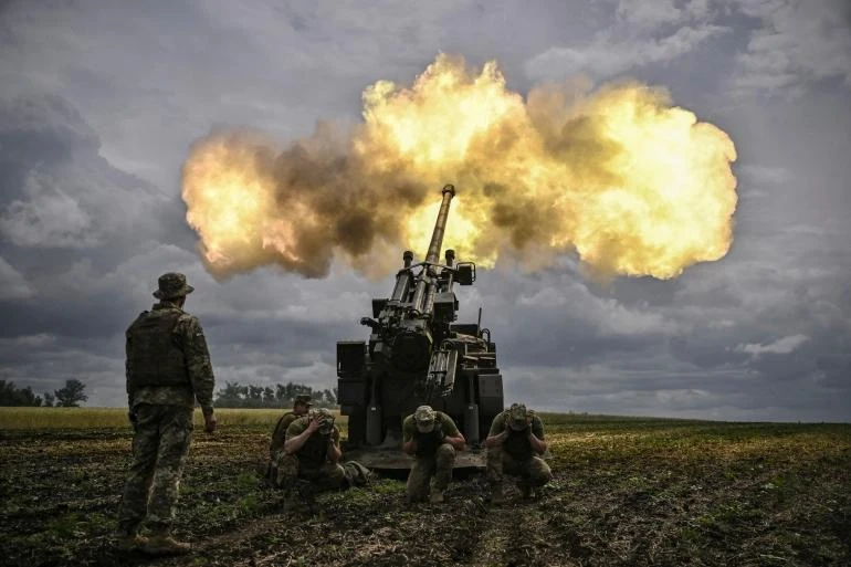 Quân nhân Ukraine khai hỏa pháo tự hành Caesar. Ảnh: AFP Quân nhân Ukraine khai hỏa pháo tự hành Caesar. Ảnh: AFP