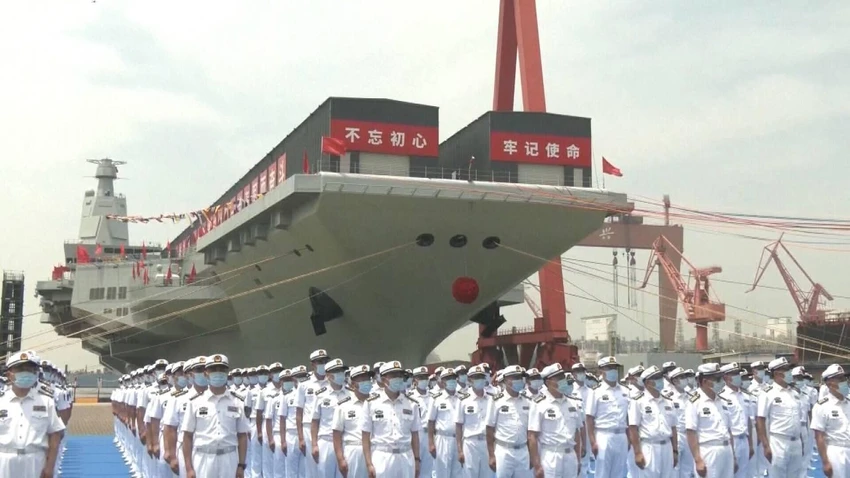 Tàu sân bay Phúc Kiến. Ảnh: TWITTER/EURASIAN TIMES Tàu sân bay Phúc Kiến. Ảnh: TWITTER/EURASIAN TIMES