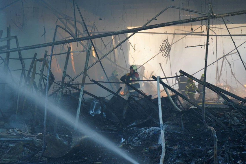 Bên trong trung tâm mua sắm ở TP Kremenchuk. Ảnh: REUTERS Bên trong trung tâm mua sắm ở TP Kremenchuk. Ảnh: REUTERS
