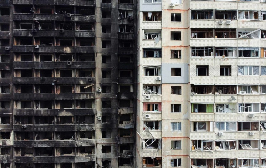 Một tòa nhà bị phá hủy ở TP Kharkiv. Ảnh: REUTERS Một tòa nhà bị phá hủy ở TP Kharkiv. Ảnh: REUTERS