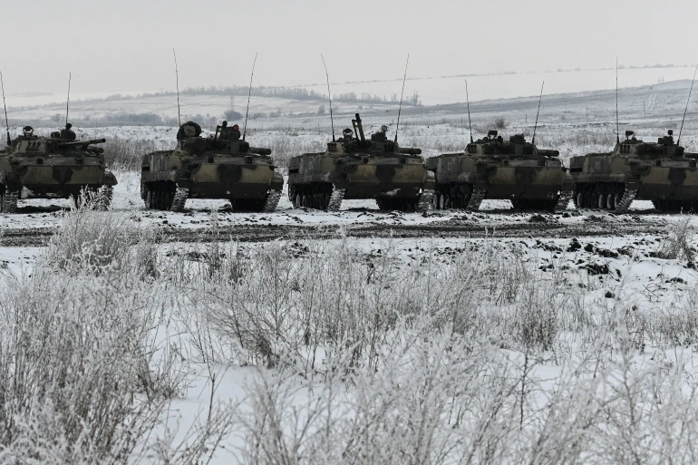 Xe chiến đấu bộ binh BMP-3 của Nga tham gia cuộc tập trận do lực lượng vũ trang của Quân khu phía Nam tổ chức tại dãy Kadamovsky thuộc vùng Rostov, Nga. Ảnh: REUTERS Xe chiến đấu bộ binh BMP-3 của Nga tham gia cuộc tập trận do lực lượng vũ trang của Quân khu phía Nam tổ chức tại dãy Kadamovsky thuộc vùng Rostov, Nga. Ảnh: REUTERS