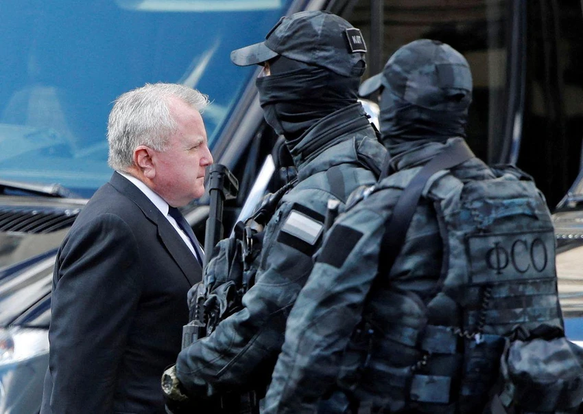Đại sứ Mỹ tại Nga John Sullivan tham dự lễ tưởng niệm cố Tổng thống Liên Xô Mikhail Gorbachev ở Moscow ngày 3-9. Ảnh: REUTERS Đại sứ Mỹ tại Nga John Sullivan tham dự lễ tưởng niệm cố Tổng thống Liên Xô Mikhail Gorbachev ở Moscow ngày 3-9. Ảnh: REUTERS