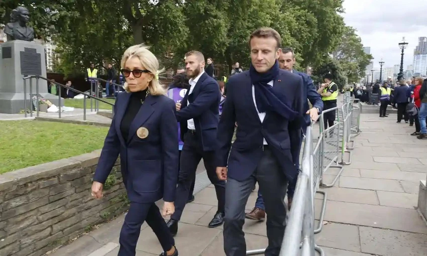 Tổng thống Pháp - ông Emmanuel Macron cùng phu nhân có mặt ở London (Anh) để tham dự lễ tang Nữ hoàng Elizabeth II. Ảnh: THE GUARDIAN Tổng thống Pháp - ông Emmanuel Macron cùng phu nhân có mặt ở London (Anh) để tham dự lễ tang Nữ hoàng Elizabeth II. Ảnh: THE GUARDIAN