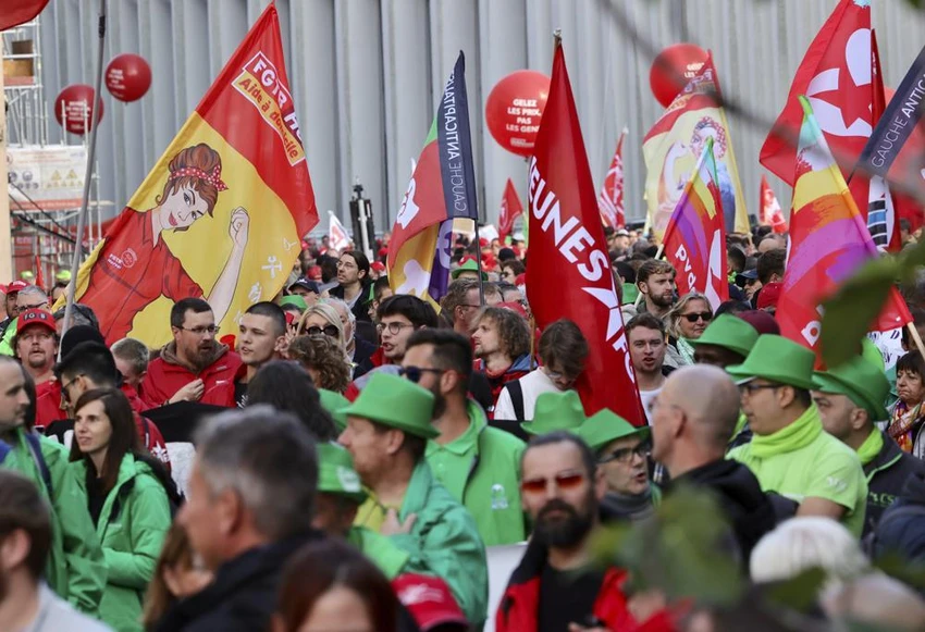 Cuộc biểu tình ở trung tâm thủ đô Brussels (Bỉ) ngày 21-9. Ảnh: AP