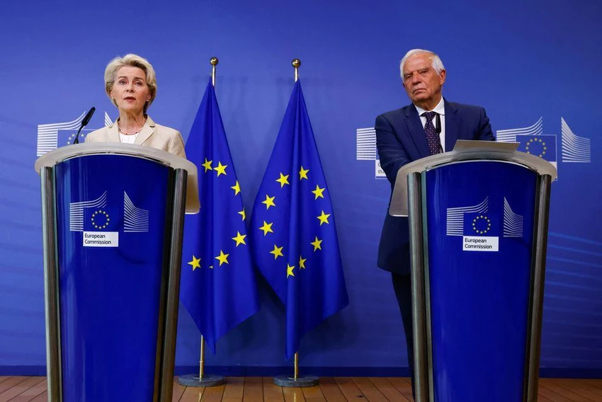 Chủ tịch Ủy ban Châu Âu - bà Ursula von der Leyen và Đại diện Cấp cao EU về Chính sách Đối ngoại và An ninh - ông Josep Borrell phát biểu trước truyền thông về cuộc xung đột Ukraine tại Brussels (Bỉ) ngày 28-9. Ảnh: REUTERS Chủ tịch Ủy ban Châu Âu - bà Ursula von der Leyen và Đại diện Cấp cao EU về Chính sách Đối ngoại và An ninh - ông Josep Borrell phát biểu trước truyền thông về cuộc xung đột Ukraine tại Brussels (Bỉ) ngày 28-9. Ảnh: REUTERS