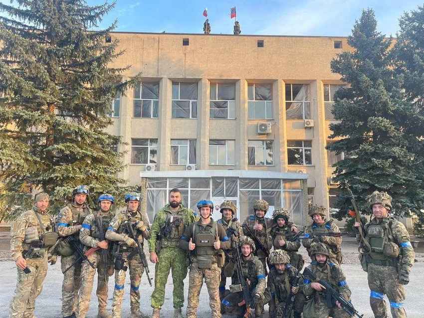 Binh sĩ Ukraine ở TP Lyman. Ảnh: REUTERS Binh sĩ Ukraine ở TP Lyman. Ảnh: REUTERS