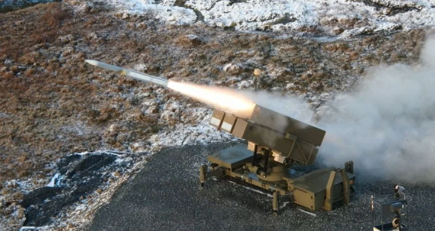 Hệ thống Tên lửa Phòng không Tiên tiến Quốc gia (NASAMS). Ảnh: EURASIAN TIMES Hệ thống Tên lửa Phòng không Tiên tiến Quốc gia (NASAMS). Ảnh: EURASIAN TIMES