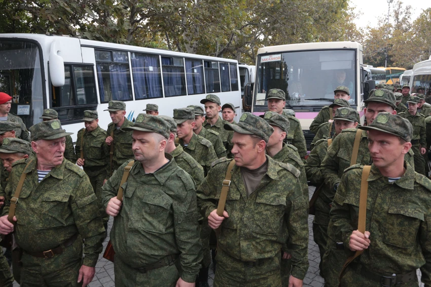 Binh sĩ Nga được điều động tham gia chiến dịch quân sự ở Ukraine. ẢNH: STRINGER Binh sĩ Nga được điều động tham gia chiến dịch quân sự ở Ukraine. ẢNH: STRINGER