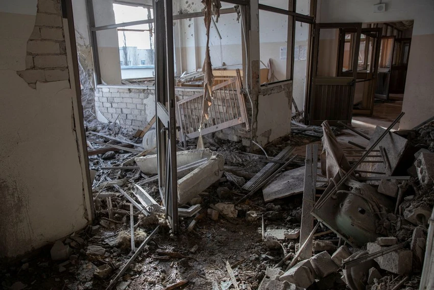 Một căn nhà bị hư hại nghiêm trọng sau đợt tấn công vào thủ đô Kiev. Ảnh: REUTERS Một căn nhà bị hư hại nghiêm trọng sau đợt tấn công vào thủ đô Kiev. Ảnh: REUTERS