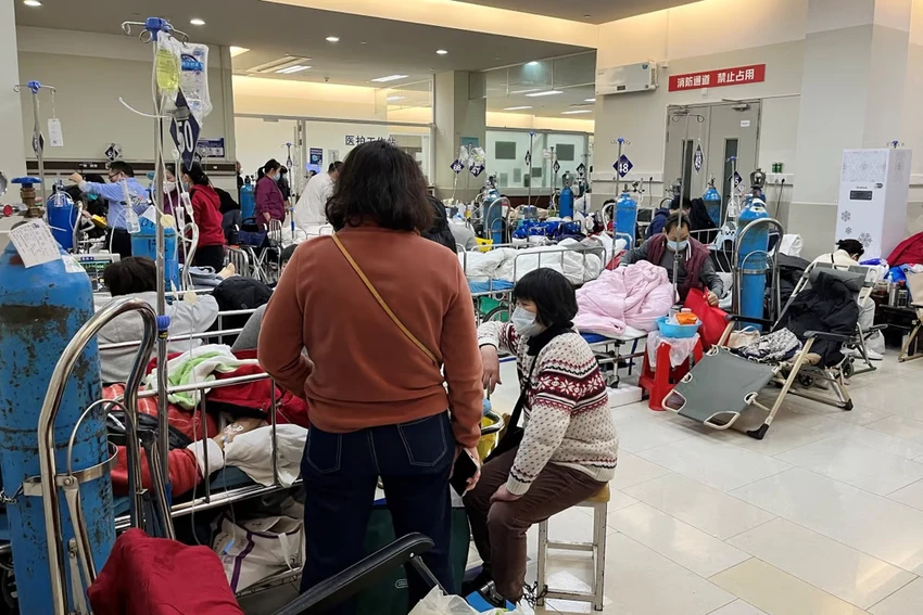 Khoa điều trị COVID-19 tại bệnh viện Trung Sơn, TP Thượng Hải (Trung Quốc). Ảnh: REUTERS Khoa điều trị COVID-19 tại bệnh viện Trung Sơn, TP Thượng Hải (Trung Quốc). Ảnh: REUTERS