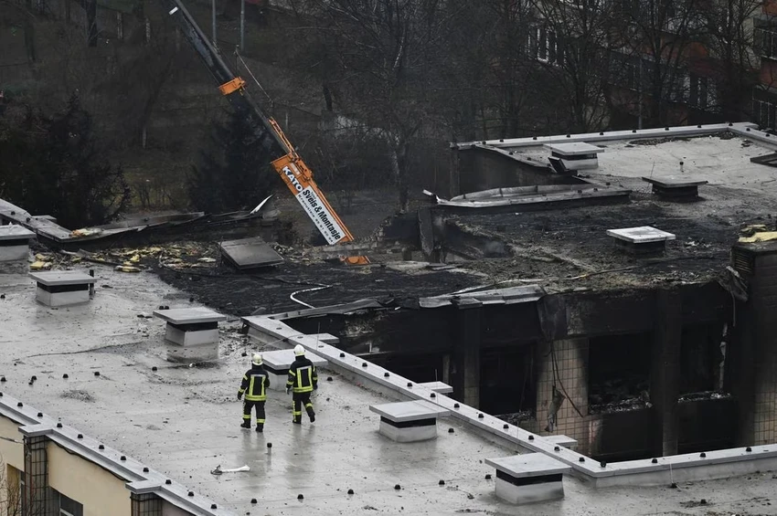 Hiện trường vụ rơi trực thăng chở Bộ trưởng Nội vụ Ukraine. Ảnh: REUTERS Hiện trường vụ rơi trực thăng chở Bộ trưởng Nội vụ Ukraine. Ảnh: REUTERS