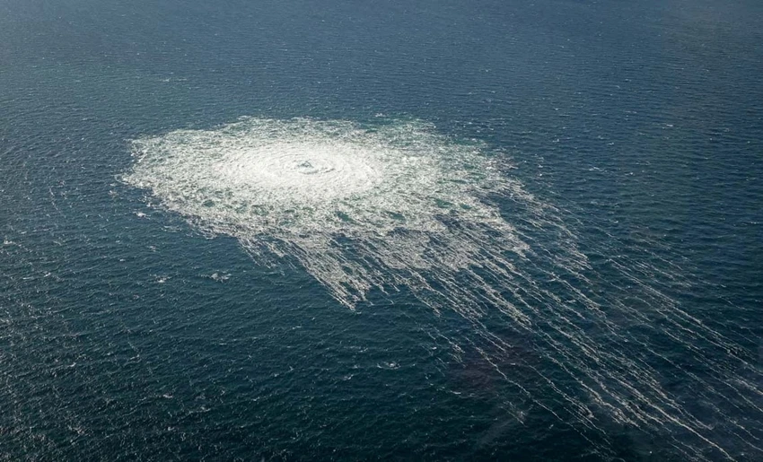 Khí thoát ra từ vụ nổ đường ống dẫn khí đốt Nord Stream dưới biển Baltic hồi tháng 9-2022. Ảnh: REUTERS Khí thoát ra từ vụ nổ đường ống dẫn khí đốt Nord Stream dưới biển Baltic hồi tháng 9-2022. Ảnh: REUTERS