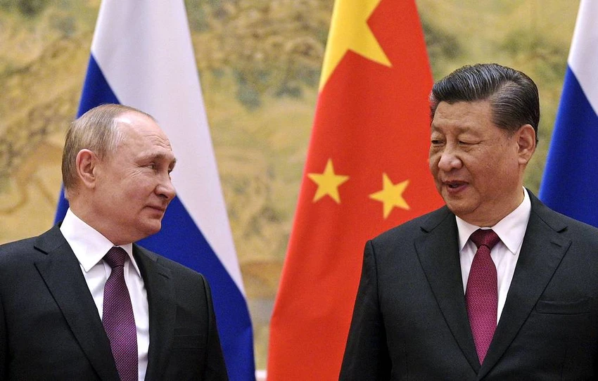 Tổng thống Nga Vladimir Putin (trái) và Chủ tịch Trung Quốc Tập Cận Bình. Ảnh: TASS Tổng thống Nga Vladimir Putin (trái) và Chủ tịch Trung Quốc Tập Cận Bình. Ảnh: TASS