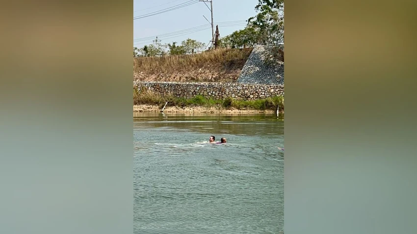 Hình ảnh vị khách người Hồng Kông sau khi dây bungee đứt và anh rơi xuống nước. Ảnh: CNN Hình ảnh vị khách người Hồng Kông sau khi dây bungee đứt và anh rơi xuống nước. Ảnh: CNN