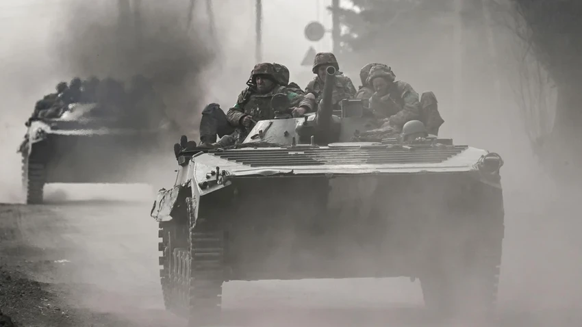 Lực lượng Ukraine tiến về Bakhmut. Ảnh: AFP Lực lượng Ukraine tiến về Bakhmut. Ảnh: AFP