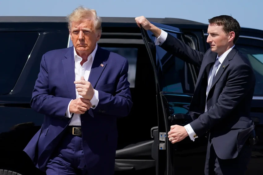 Cựu Tổng thống Mỹ Donald Trump đến Waco để vận động sự ủng hộ từ cử tri. Ảnh: AP