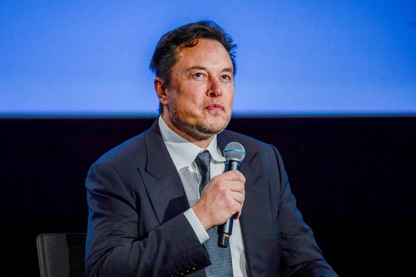 Tỉ phú Elon Musk - chủ sở hữu hãng ô tô Tesla sử dụng AI cho công nghệ tự động lái, cũng là người đồng sáng lập ra OpenAI. Ảnh: REUTERS Tỉ phú Elon Musk - chủ sở hữu hãng ô tô Tesla sử dụng AI cho công nghệ tự động lái, cũng là người đồng sáng lập ra OpenAI. Ảnh: REUTERS