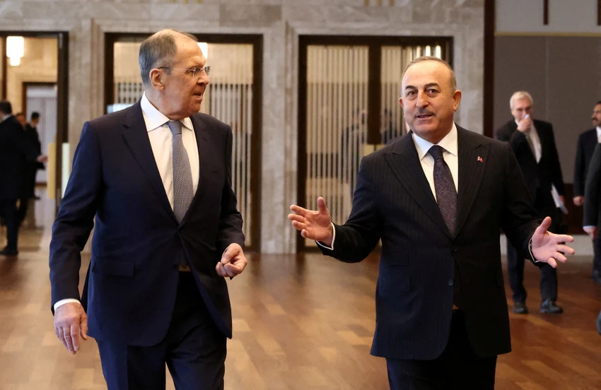 Ngoại trưởng Nga Sergei Lavrov (trái) và Ngoại trưởng Thổ Nhĩ Kỳ Mevlut Cavusolgu tại cuộc đàm phán ở Ankara (Thổ Nhĩ Kỳ) ngày 7-4. Ảnh: REUTERS Ngoại trưởng Nga Sergei Lavrov (trái) và Ngoại trưởng Thổ Nhĩ Kỳ Mevlut Cavusolgu tại cuộc đàm phán ở Ankara (Thổ Nhĩ Kỳ) ngày 7-4. Ảnh: REUTERS