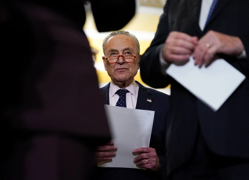 Lãnh đạo phe đa số Thượng viện Mỹ - ông Chuck Schumer. Ảnh: REUTERS Lãnh đạo phe đa số Thượng viện Mỹ - ông Chuck Schumer. Ảnh: REUTERS
