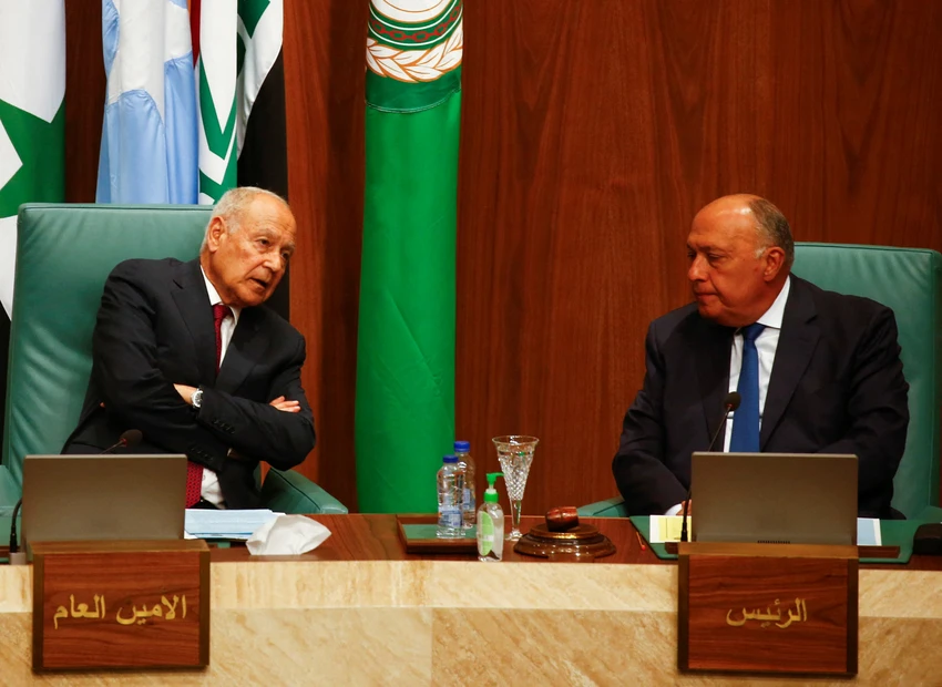 Tổng thư ký Liên đoàn Ả Rập Ahmed Aboul Gheit (trái) và Ngoại trưởng Ai Cập Sameh Shoukry trong phiên khai mạc cuộc họp các ngoại trưởng Ả Rập tại Trụ sở Liên đoàn Ả Rập tại Cairo, Ai Cập ngày 7-5. Ảnh: REUTERS Tổng thư ký Liên đoàn Ả Rập Ahmed Aboul Gheit (trái) và Ngoại trưởng Ai Cập Sameh Shoukry trong phiên khai mạc cuộc họp các ngoại trưởng Ả Rập tại Trụ sở Liên đoàn Ả Rập tại Cairo, Ai Cập ngày 7-5. Ảnh: REUTERS