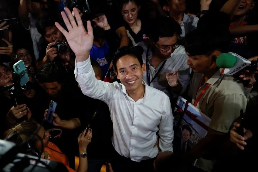 Lãnh đạo đảng Tiến lên - ông Pita Limjaroenrat trong ngày bầu cử 15-4. Ảnh: REUTERS Lãnh đạo đảng Tiến lên - ông Pita Limjaroenrat trong ngày bầu cử 15-4. Ảnh: REUTERS