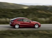 Vì sao Mercedes và BMW thất bại trong việc sản xuất xe giá rẻ?