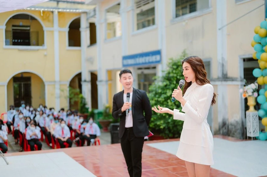 Thuỳ Tiên thực hiện dự án mới, từ nay có thêm vai trò diễn giả truyền cảm hứng. Ảnh: SV