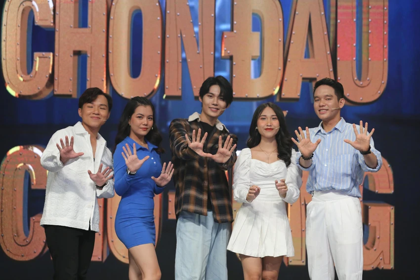 Đội “10 điểm” do ca sĩ Lục Huy làm đội trưởng. Ảnh: BEE Đội “10 điểm” do ca sĩ Lục Huy làm đội trưởng. Ảnh: BEE