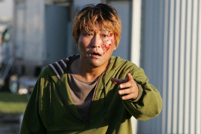 Diễn viên Song Kang Ho trong phim Quái vật sông Hàn.