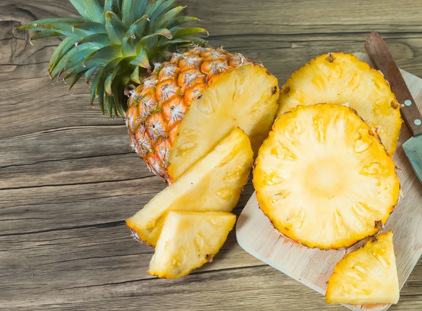Dứa là một nguồn tuyệt vời của vitamin C và ít calo. Ảnh: Shutterstock Dứa là một nguồn tuyệt vời của vitamin C và ít calo. Ảnh: Shutterstock