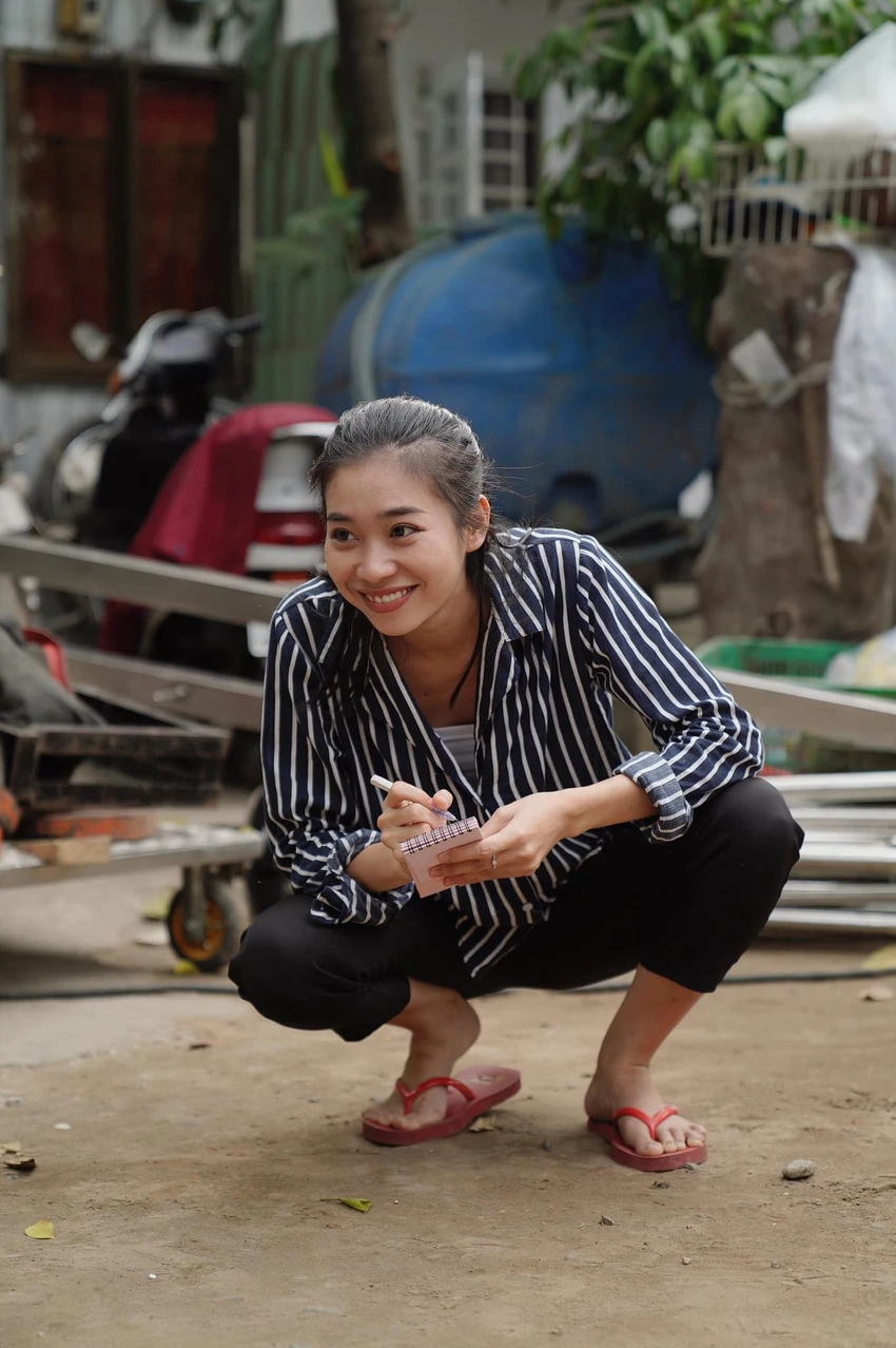 Nguyên Thảo trong web-drama Chuyện xóm tui. Nguyên Thảo trong web-drama Chuyện xóm tui.