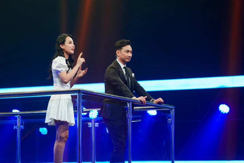 Nhờ biết chơi ba loại cờ, “cô giáo vật lý” Minh Thu vượt qua thử thách của Đấu trường siêu việt